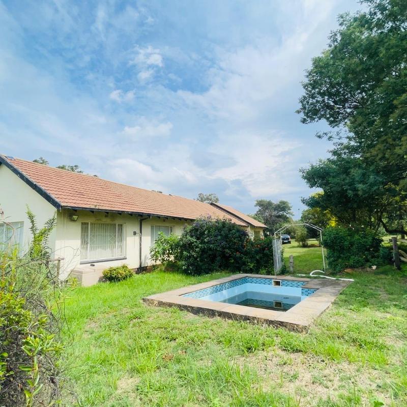 7 Bedroom Property for Sale in Golf View North West